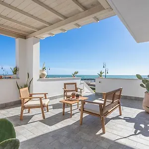 Casa Mira Luxury Sea House Fco Airport , Fiumicino Italy